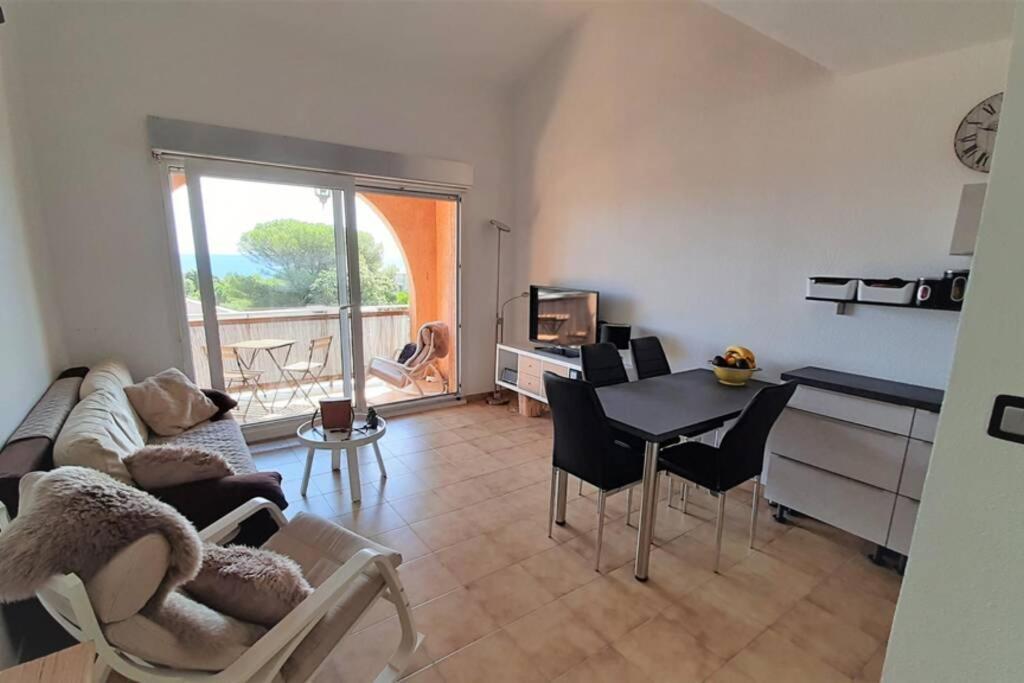 Charmant Appartement Vue Mer A 100M De La Plage. Saint Aygulf Exterior photo